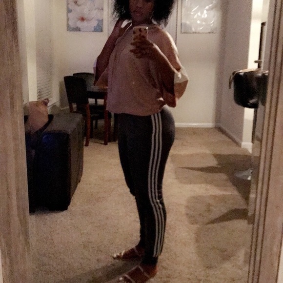 Pink silk crop hoodie - Picture 2 of 3